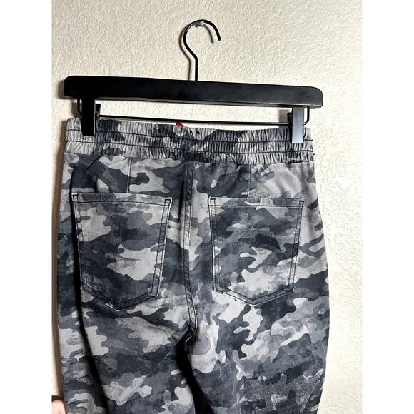 SPANX Black Wash Camo Stretch Twill Cargo Jogger Pant Size Small - Picture 6 of 7
